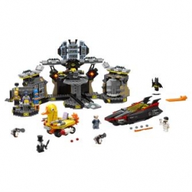 Конструктор LEGO Batman Movie Нападение на Бэтпещеру (70909)